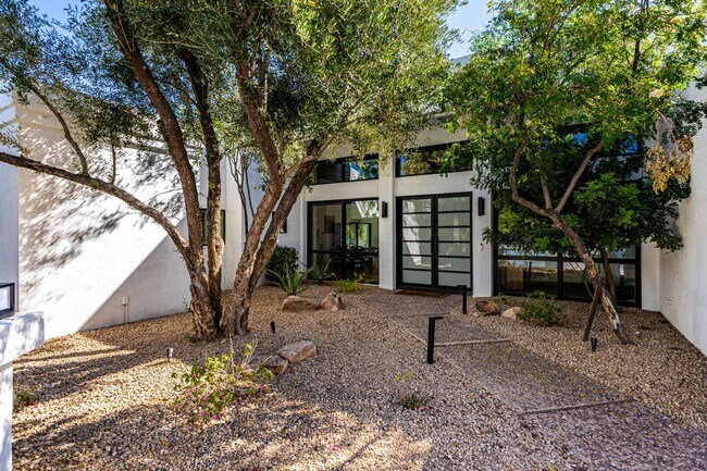 Photo - 9917 N 52nd St