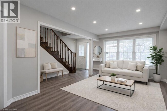 Photo - 7 Hollinrake Ave