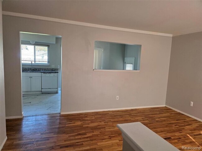 Photo - 20059 Washington St