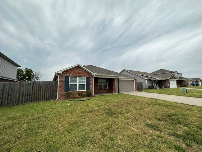 Photo - 1600 Scotland Dr