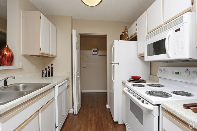 Oak Pointe Apartments