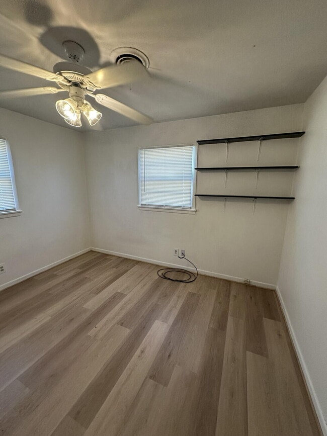 Photo - 1333 62nd St