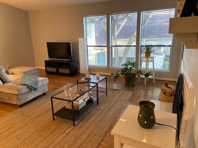 Photo - 8100 Cambridge St