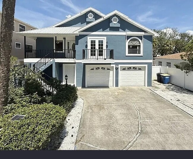 Building Photo - 867 Mandalay Ave