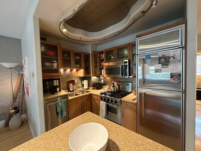 Building Photo - 21 Bowdoin St Unit 3C Rental