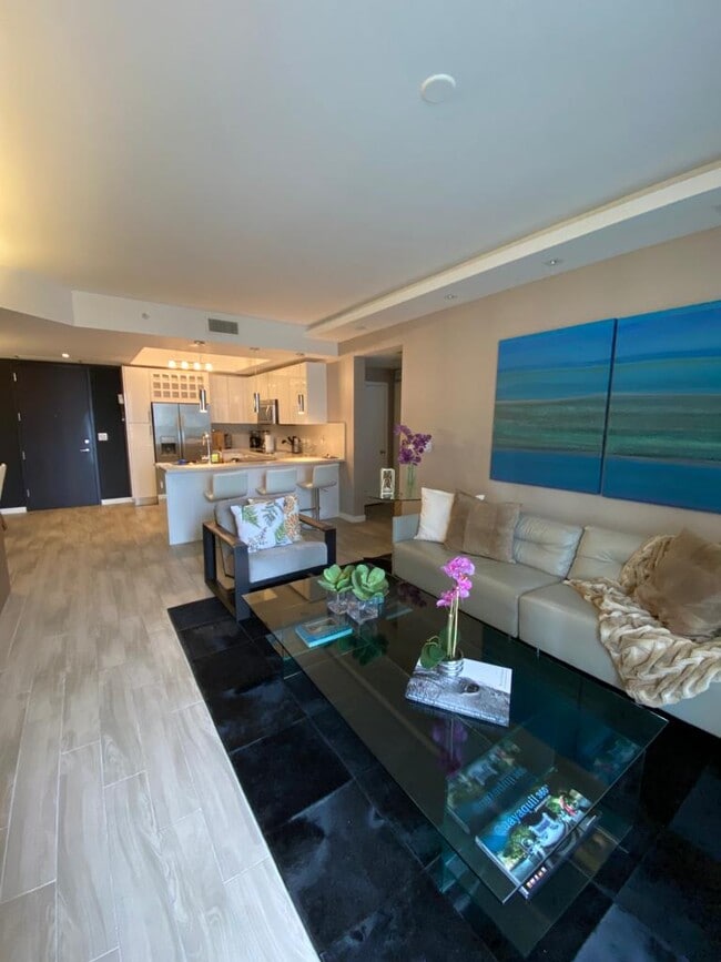 Photo - 901 Brickell Key Blvd Unidad 2707