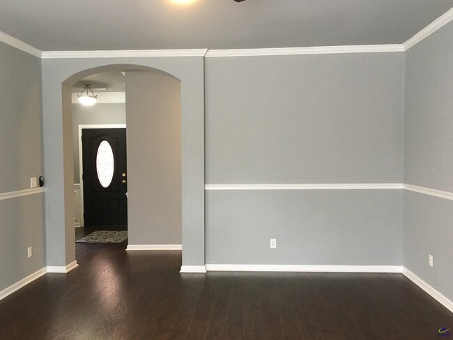Photo - 101 Oldfield Ct
