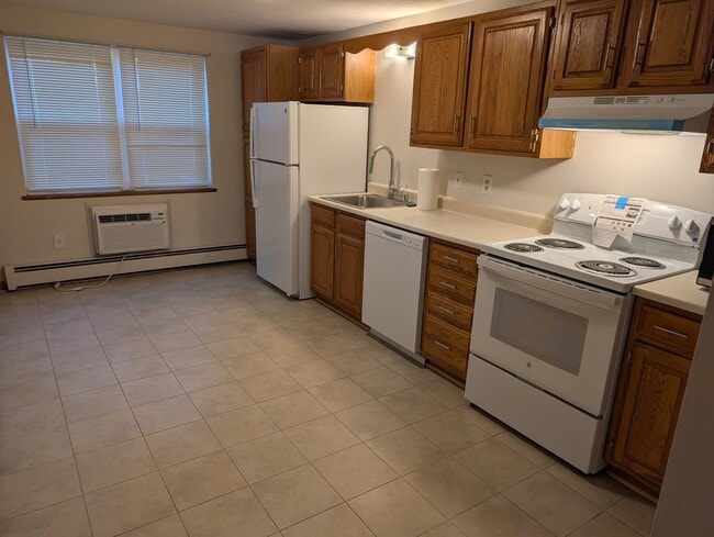 Building Photo - 33 Garden Rd Unit Apt B4