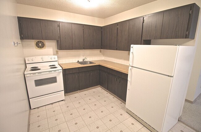 Photo - 54 Allanbrooke Dr