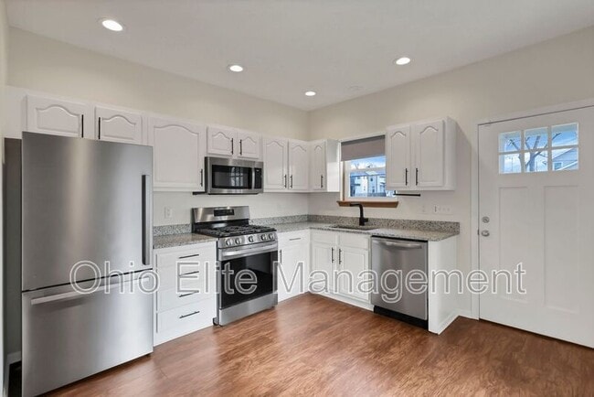 Building Photo - 826 S 18th St