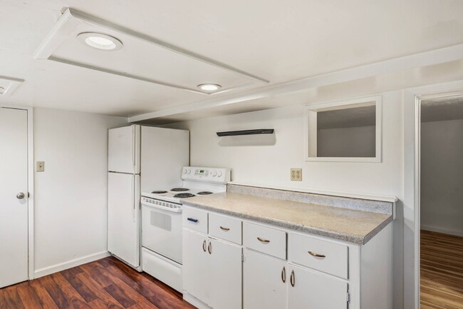 Photo - 248 Walker Ave Unidad B