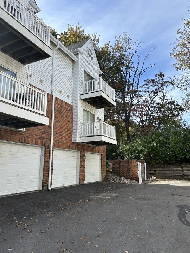 Photo - 301 Clayton Crossing Pl Unidad C