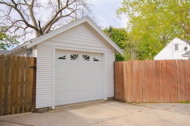 Photo - Beautiful Family Home Near Downtown And Hospital!
