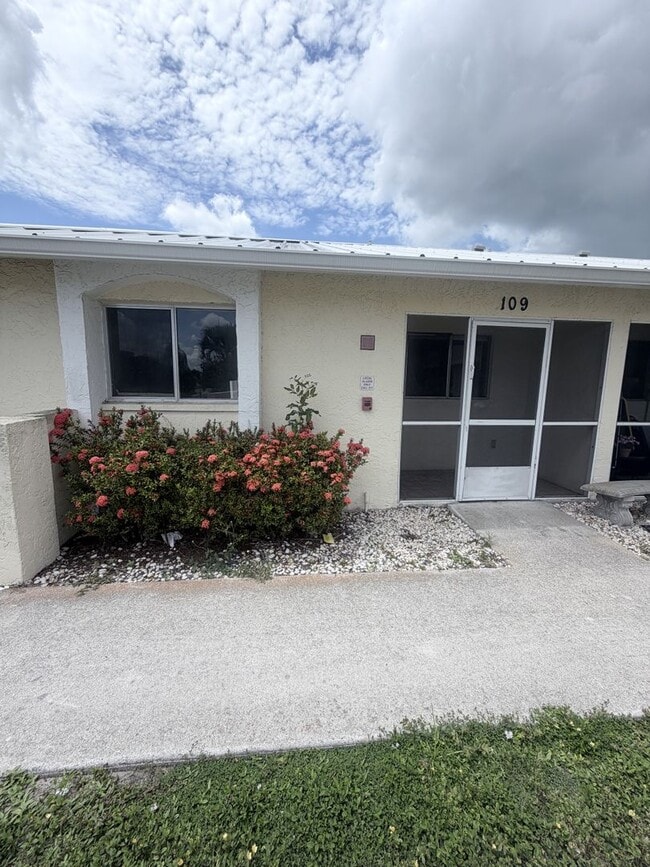 Photo - 5004 Chiquita Blvd S Unidad 5004 Chiquita Blvd S #109