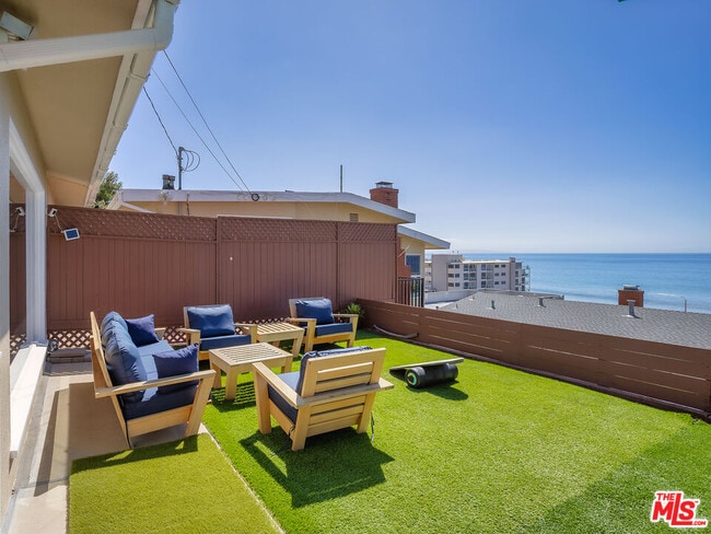 Photo - 22605 Pacific Coast Hwy