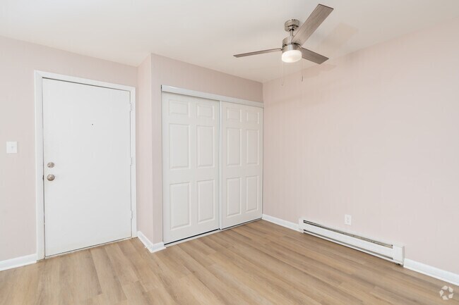 2BR, 1.5BA - 900SF - Dining Room