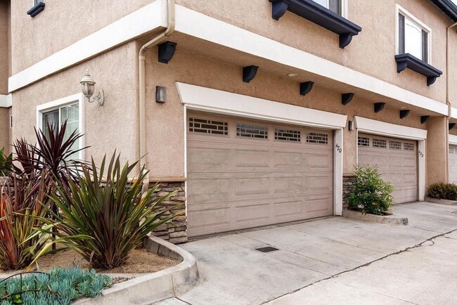 Photo - 420 Brookes Ave