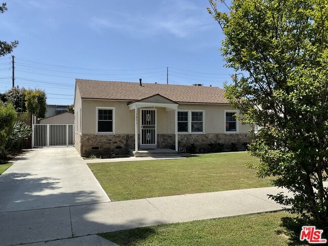 Building Photo - 1851 Brockton Ave