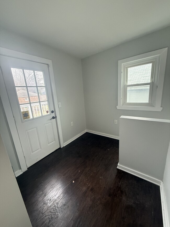 Photo - 221 E Bennett St