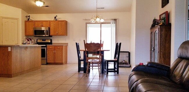 Photo - Great home located in Desert Sands @ Painted Desert.
