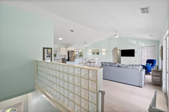 Photo - 670 Hernando St Unit A