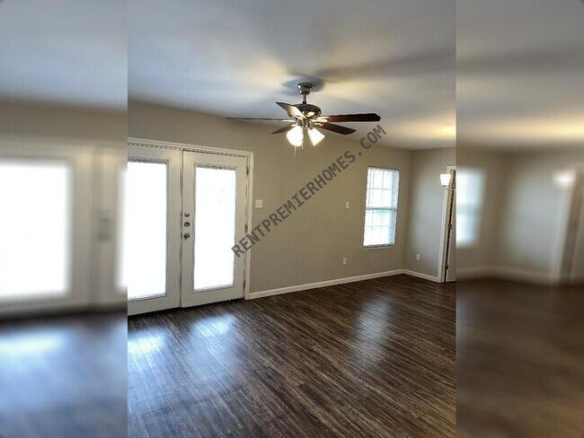 Photo - 2627 Aiken St