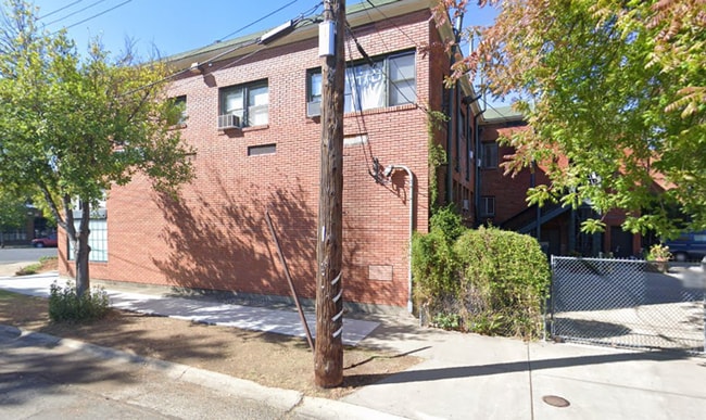 Photo - 3129 Broadway Unidad 2