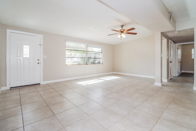 Photo - 2250 Norman Dr