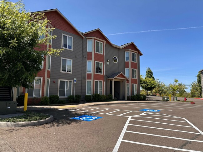 Photo - Greenburg Apartments