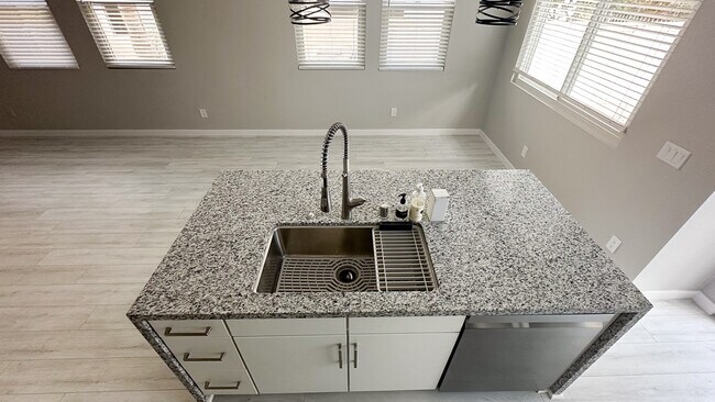 Photo - 608 Silver Berry Pl