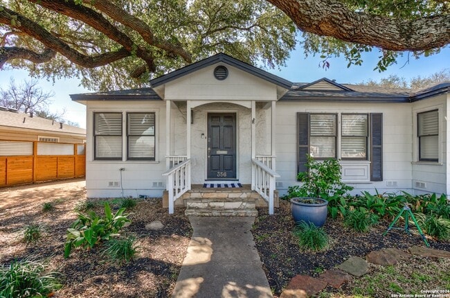 356 Larchmont Dr