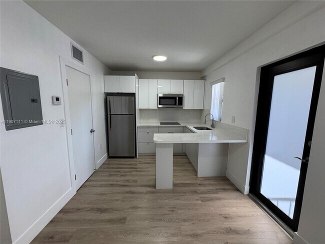 Photo - 1971 NW 2nd Ct Unidad 7