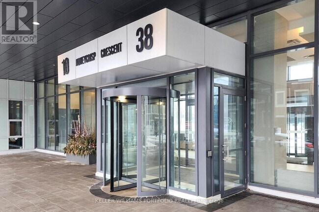 Photo - 38 Honeycrisp Cres Unit 920