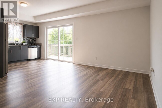 Photo - 205 W Oak Trl
