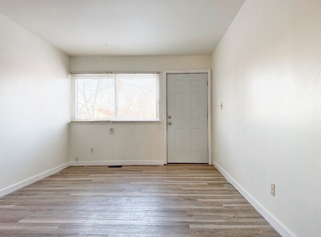 Photo - 904-904 W Fairlawn Cir Unit 902