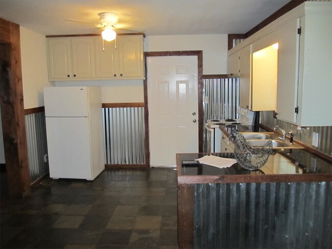 Photo - 610 Jefferson Ave