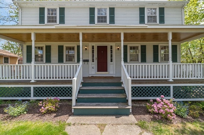 Building Photo - 6 Linden Ave