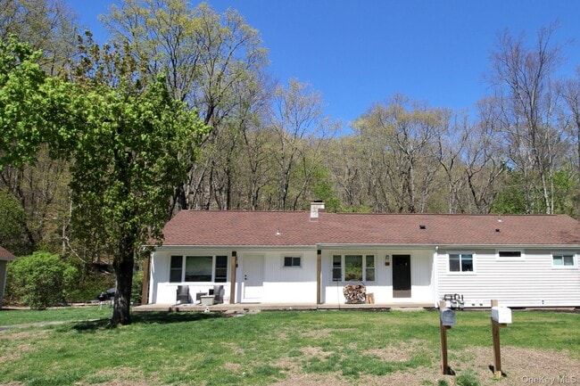 Photo - 18 Mountain Rd