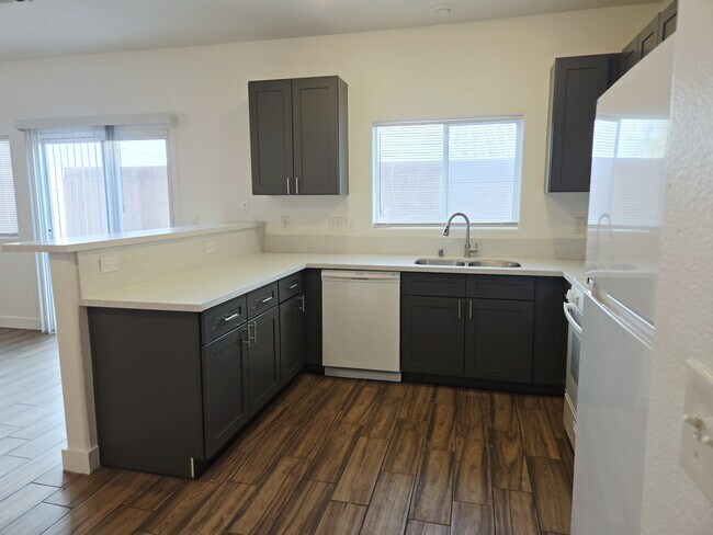 Photo - 1928 Salvation St