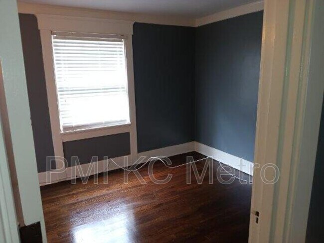 Photo - 4629 Harrison St Unit B