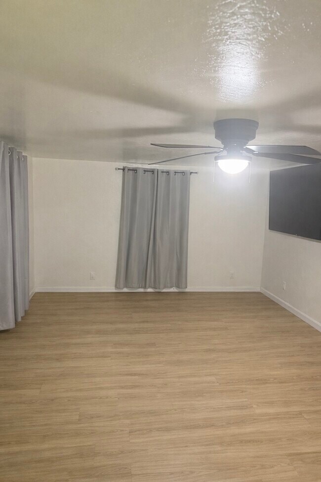 Photo - 415 S Lafond Rd