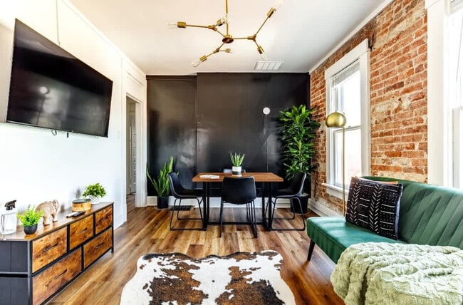575 1/2 City Park Avenue-SI ID1265608P