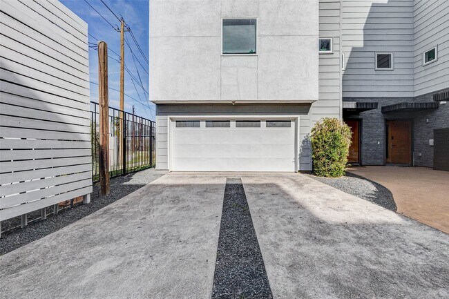 Photo - 4115 Chartres St