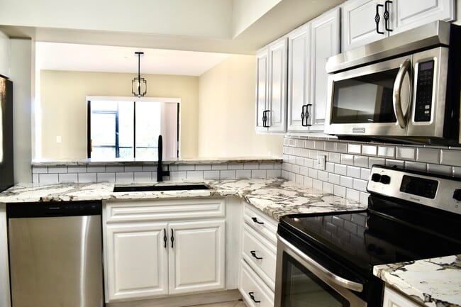 Photo - 6040 Glendale Dr