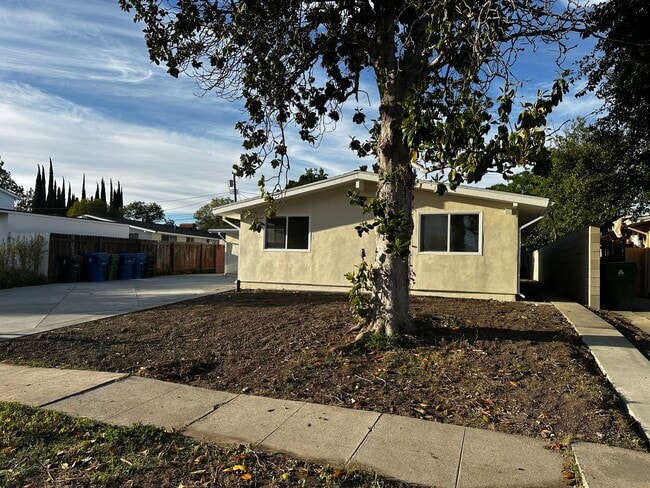 Building Photo - 20315 Hamlin St