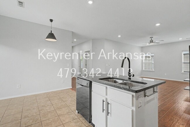 Photo - 4435 W Pecan St