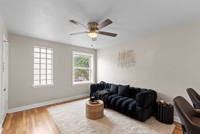 Photo - 4930 Kemper Ave