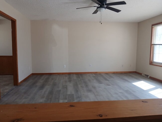 Photo - 3 bdrm, 2.5 bath, 2 car garage House For Rent