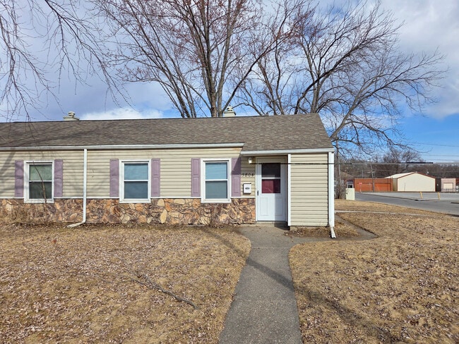Building Photo - 3804 Johnson Ave Unit 3804