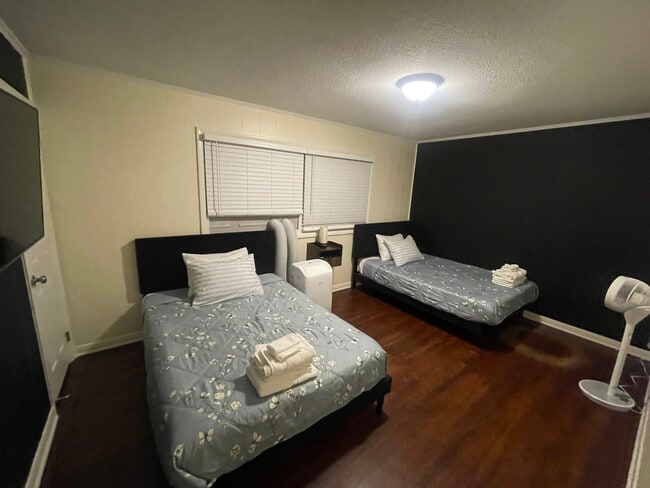 Photo - 115 Diggs Dr